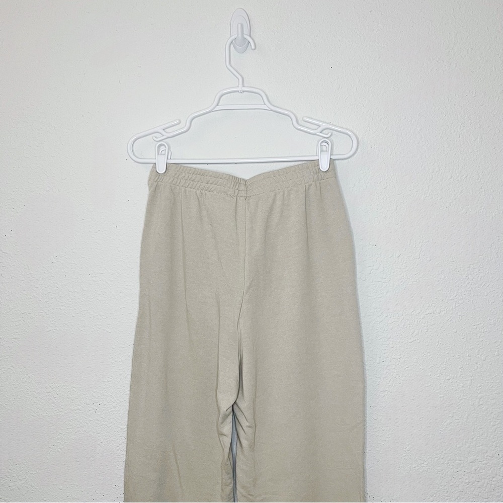 (Sold) H&M Beige Relaxed Fit Joggers Taupe Sweatpants Oversized Loungewear - Picture 6 of 9